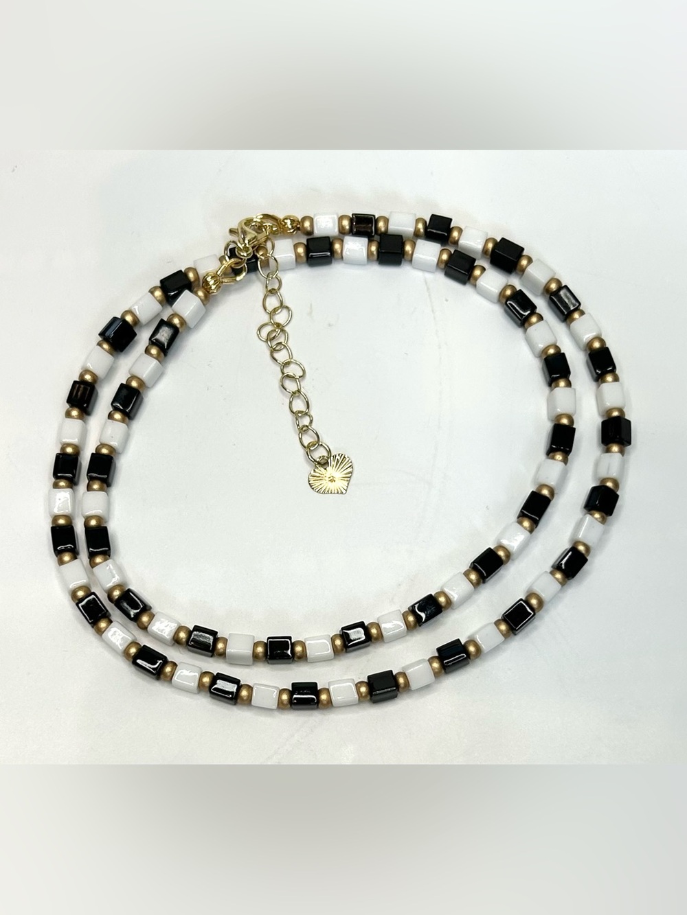 Black & White necklace - Picture 3 of 9